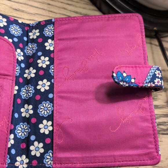 Vera Bradley Travel Passport Holder Wallet Boysenberry Pattern Retired - Picture 6 of 9
